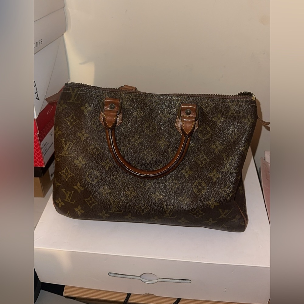 Louis Vuitton Speedy 30
